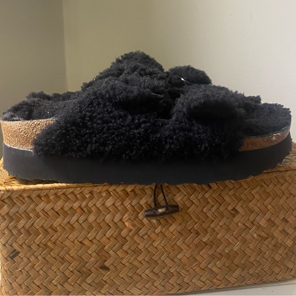 Birkenstock New Arizona Big Buckle Shearling Teddy Black Women’s Size 8 - Picture 2 of 4